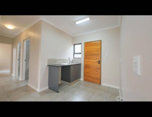 3 BEDROOM TOWNHOUSE FOR SALE IN BISHOPSTOWE